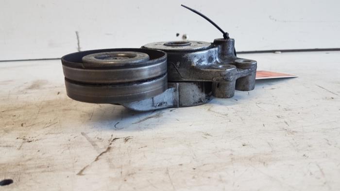 Gebruikte Spanner multiriem Volkswagen Touran (1T1/T2) 1.4 16V TSI 140 Prijs € 15,00 Margeregeling aangeboden door Autodemontagebedrijf Smit