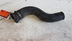 Gebruikte Intercooler Slang Toyota Avensis (T25/B1B) 2.0 16V D-4D-F Prijs € 30,00 Margeregeling aangeboden door Autodemontagebedrijf Smit