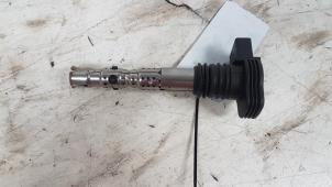 Gebruikte Pen Bobine Volkswagen Passat Variant (3B6) 2.0 20V Prijs € 10,00 Margeregeling aangeboden door Autodemontagebedrijf Smit