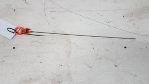 Gebruikte Olie Peilstok Volkswagen Polo IV (9N1/2/3) 1.2 Prijs € 10,00 Margeregeling aangeboden door Autodemontagebedrijf Smit