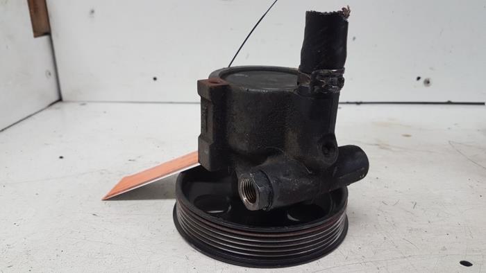 Gebruikte Pomp Servo Dacia Logan MCV I (KS) 1.6 Prijs € 40,00 Margeregeling aangeboden door Autodemontagebedrijf Smit