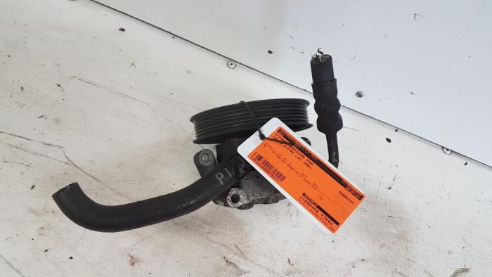 Gebruikte Pomp Servo Jaguar X-type 2.5 V6 24V Prijs € 20,00 Margeregeling aangeboden door Autodemontagebedrijf Smit