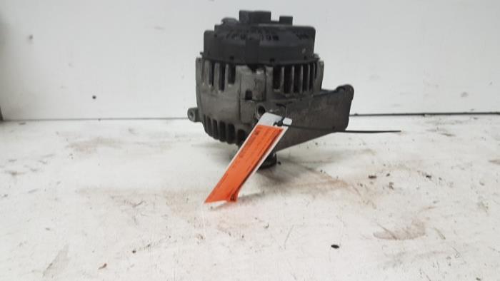 Gebruikte Dynamo Mercedes A (W169) 2.0 A-160 CDI 16V 5-Drs. Prijs € 25,00 Margeregeling aangeboden door Autodemontagebedrijf Smit