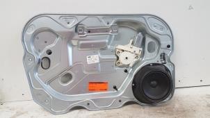Gebruikte Ruitmechaniek 4Deurs links-voor Ford Focus C-Max 1.8 16V Prijs € 30,00 Margeregeling aangeboden door Autodemontagebedrijf Smit