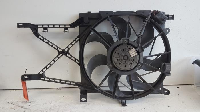 Gebruikte Radiateurfan Opel Zafira (M75) 1.6 16V Prijs € 35,00 Margeregeling aangeboden door Autodemontagebedrijf Smit