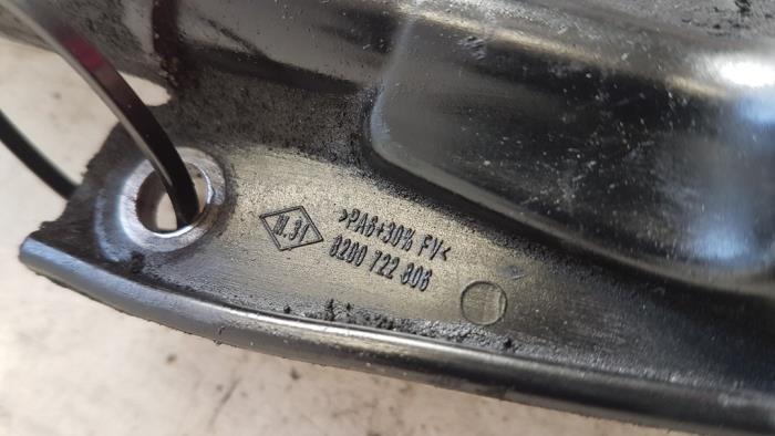 Oliedop van een Renault Megane III Grandtour (KZ) 1.5 dCi 110 2012