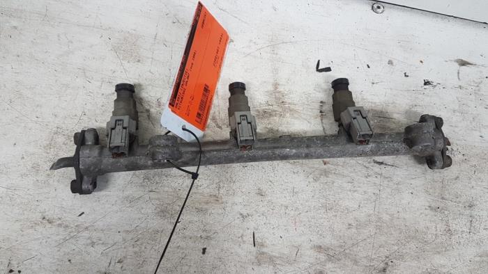 Gebruikte Injector brug Mitsubishi Galant (EA/EC) 2.5 V6 24V Prijs op aanvraag aangeboden door Autodemontagebedrijf Smit
