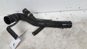 Gebruikte Intercooler Buis Mitsubishi Galant (EA/EC) 2.5 V6 24V Prijs op aanvraag aangeboden door Autodemontagebedrijf Smit