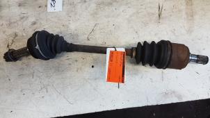 Gebruikte Homokineetas links-voor Hyundai Accent II/Excel II/Pony 1.3i 12V Prijs € 25,00 Margeregeling aangeboden door Autodemontagebedrijf Smit