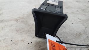 Gebruikte Display Interieur Alfa Romeo 156 (932) 1.8 Twin Spark 16V Prijs € 30,00 Margeregeling aangeboden door Autodemontagebedrijf Smit