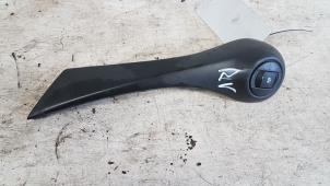 Gebruikte Ruit schakelaar elektrisch Renault Megane II Grandtour (KM) 1.6 16V Prijs op aanvraag aangeboden door Autodemontagebedrijf Smit