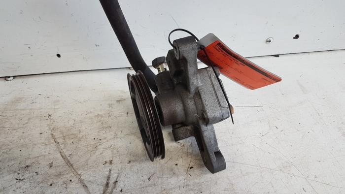 Stuurbekrachtiging Pomp van een Honda Logo (GA33) 1.3 1999