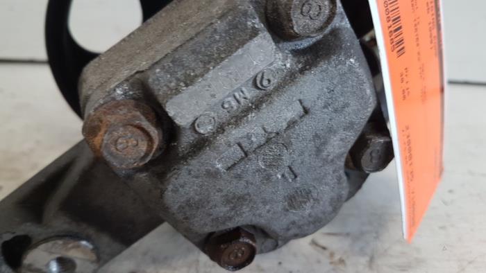 Stuurbekrachtiging Pomp van een Honda Logo (GA33) 1.3 1999