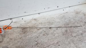 Gebruikte Peilstok Olie Volkswagen Polo III (6N1) 1.6i 75 Prijs € 5,00 Margeregeling aangeboden door Autodemontagebedrijf Smit