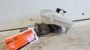 Gebruikte Hoofdremcilinder Peugeot 206+ (2L/M) 1.1 XR,XS Prijs € 25,00 Margeregeling aangeboden door Autodemontagebedrijf Smit