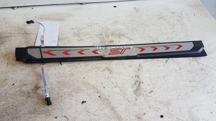 Gebruikte Diversen Ford Focus 3 ST 2.0 ST EcoBoost 16V Prijs op aanvraag aangeboden door Autodemontagebedrijf Smit