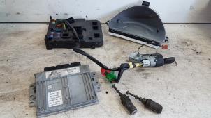 Gebruikte Kontaktslot + computer Citroen C2 (JM) 1.4 Prijs € 175,00 Margeregeling aangeboden door Autodemontagebedrijf Smit