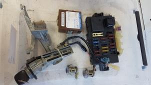 Gebruikte Contactslot + computer Daihatsu YRV (M2) 1.3 16V DVVT Prijs € 125,00 Margeregeling aangeboden door Autodemontagebedrijf Smit