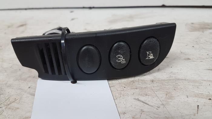 Gebruikte Cruise Control Bediening Citroen C3 Pluriel (HB) 1.6 16V Prijs € 20,00 Margeregeling aangeboden door Autodemontagebedrijf Smit