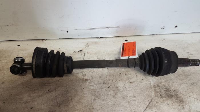 Gebruikte Aandrijfas links-voor Alfa Romeo 146 (930B) 1.4 Twin Spark 16V Prijs € 10,00 Margeregeling aangeboden door Autodemontagebedrijf Smit