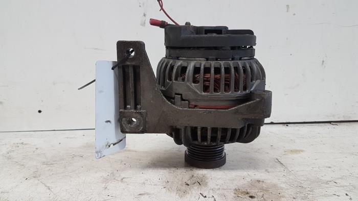 Gebruikte Dynamo Volvo V70 (SW) 2.4 20V 140 Prijs € 25,00 Margeregeling aangeboden door Autodemontagebedrijf Smit