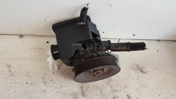 Gebruikte Servopomp Mercedes Vito (639.6) 2.2 109 CDI 16V Prijs € 25,00 Margeregeling aangeboden door Autodemontagebedrijf Smit