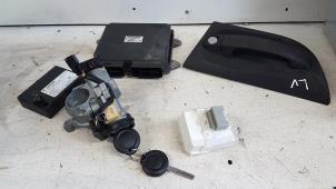 Gebruikte Kontaktslot + computer Smart Forfour (454) 1.1 12V Prijs € 150,00 Margeregeling aangeboden door Autodemontagebedrijf Smit