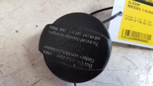 Gebruikte Oliedop Mercedes C (W203) 1.8 C-180K 16V Prijs op aanvraag aangeboden door Autodemontagebedrijf Smit