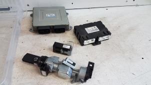 Gebruikte Kontaktslot + computer Mazda 5 (CR19) 1.8i 16V Prijs € 150,00 Margeregeling aangeboden door Autodemontagebedrijf Smit