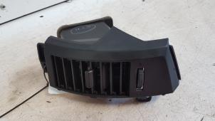 Gebruikte Luchtrooster Dashboard Mazda 5 (CR19) 1.8i 16V Prijs € 10,00 Margeregeling aangeboden door Autodemontagebedrijf Smit