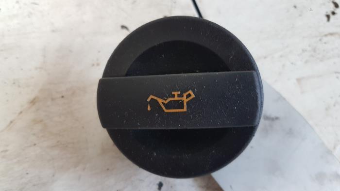 Gebruikte Oliedop Seat Leon (1P1) 2.0 FSI 16V Prijs € 10,00 Margeregeling aangeboden door Autodemontagebedrijf Smit