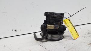 Gebruikte Servopomp Volkswagen Transporter T5 1.9 TDi Prijs € 50,00 Margeregeling aangeboden door Autodemontagebedrijf Smit