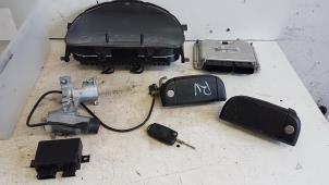 Gebruikte Contactslot + computer Volkswagen Transporter T4 2.5 TDI Prijs op aanvraag aangeboden door Autodemontagebedrijf Smit