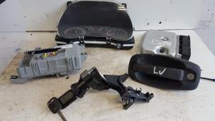 Gebruikte Kontaktslot + computer Opel Combo 1.3 CDTI 16V ecoFlex Prijs € 155,00 Margeregeling aangeboden door Autodemontagebedrijf Smit