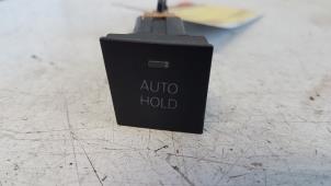 Gebruikte Schakelaar handrem Volkswagen Passat Variant (3C5) 2.0 TDI 140 Prijs € 10,00 Margeregeling aangeboden door Autodemontagebedrijf Smit