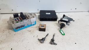 Gebruikte Contactslot + computer Mitsubishi Grandis (NA) 2.4 16V MIVEC Prijs € 180,00 Margeregeling aangeboden door Autodemontagebedrijf Smit