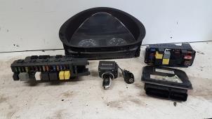 Gebruikte Contactslot + computer Mercedes C Combi (S203) 1.8 C-200K 16V Prijs € 220,00 Margeregeling aangeboden door Autodemontagebedrijf Smit