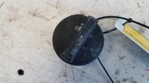 Gebruikte Oliedop Toyota Yaris II (P9) 1.3 16V VVT-i Prijs € 15,00 Margeregeling aangeboden door Autodemontagebedrijf Smit