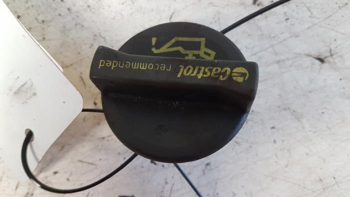 Gebruikte Oliedop Ford Fiesta 6 (JA8) 1.0 Ti-VCT 12V 65 Prijs € 10,00 Margeregeling aangeboden door Autodemontagebedrijf Smit