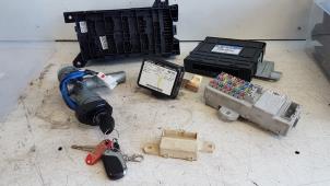 Gebruikte Kontaktslot + computer Kia Sorento I (JC) Prijs op aanvraag aangeboden door Autodemontagebedrijf Smit