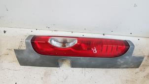 Gebruikte Achterlicht rechts Opel Vivaro 2.0 CDTI Prijs € 35,00 Margeregeling aangeboden door Autodemontagebedrijf Smit