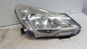 Gebruikte Rechter Koplamp Opel Corsa D 1.2 16V Prijs € 90,00 Margeregeling aangeboden door Autodemontagebedrijf Smit