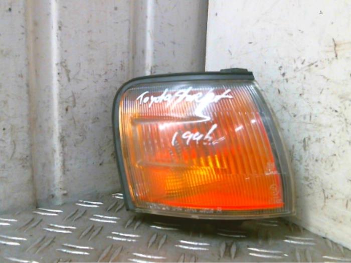 Pinker links van een Toyota Starlet (EP8/NP8) 1.3 Friend,XLi 12V 1994