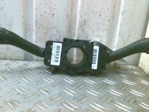 Gebruikte Combischakelaar Stuurkolom Volkswagen Passat Variant (3B6) 2.3 V5 20V Prijs € 35,00 Margeregeling aangeboden door Autodemontagebedrijf Smit