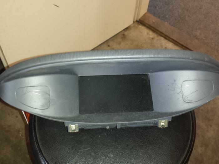 Gebruikte Display Interieur Renault Laguna II Grandtour (KG) 2.0 16V IDE Prijs op aanvraag aangeboden door Autodemontagebedrijf Smit