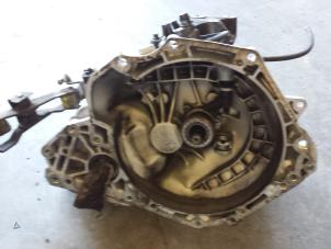 Gebruikte Versnellingsbak Opel Zafira (F75) 1.8 16V Prijs € 325,00 Margeregeling aangeboden door Autodemontagebedrijf Smit