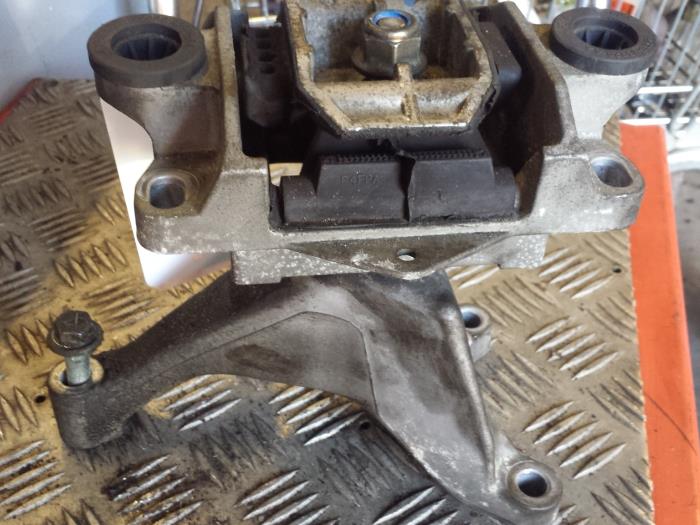 Gebruikte Motorrubber Jaguar X-type 2.0 D 16V Prijs € 25,00 Margeregeling aangeboden door Autodemontagebedrijf Smit