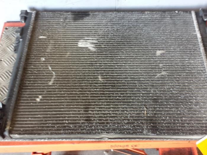 Gebruikte Radiateur Nissan Primastar 1.9 dCi 80 Prijs € 90,00 Margeregeling aangeboden door Autodemontagebedrijf Smit