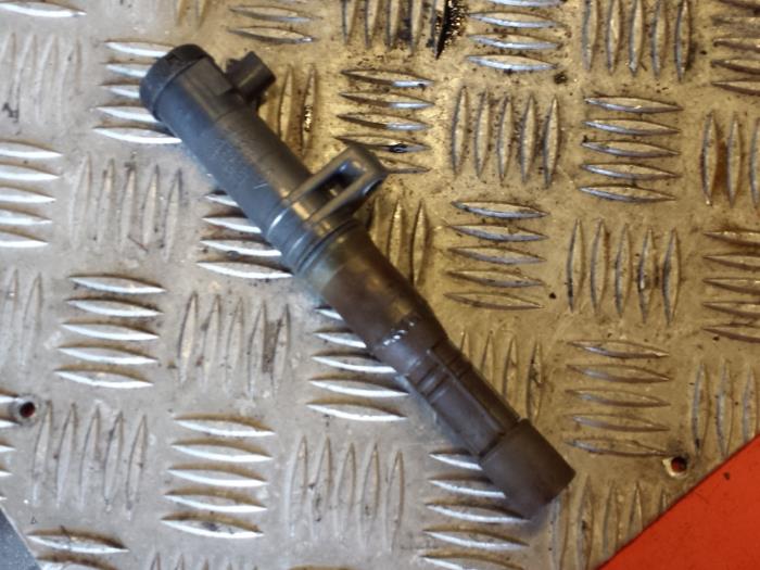 Gebruikte Pen Bobine Renault Clio II (BB/CB) 1.4 16V Si Prijs € 5,00 Margeregeling aangeboden door Autodemontagebedrijf Smit