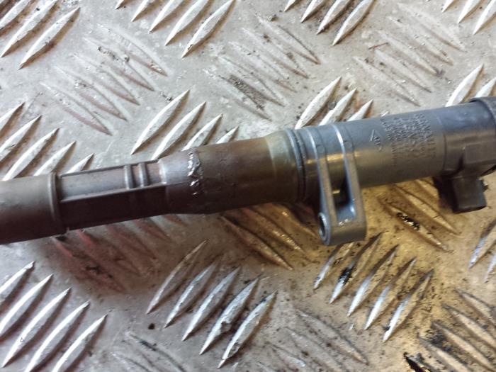 Gebruikte Pen Bobine Renault Clio II (BB/CB) 1.4 16V Si Prijs € 5,00 Margeregeling aangeboden door Autodemontagebedrijf Smit